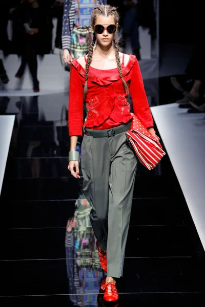 Look 12